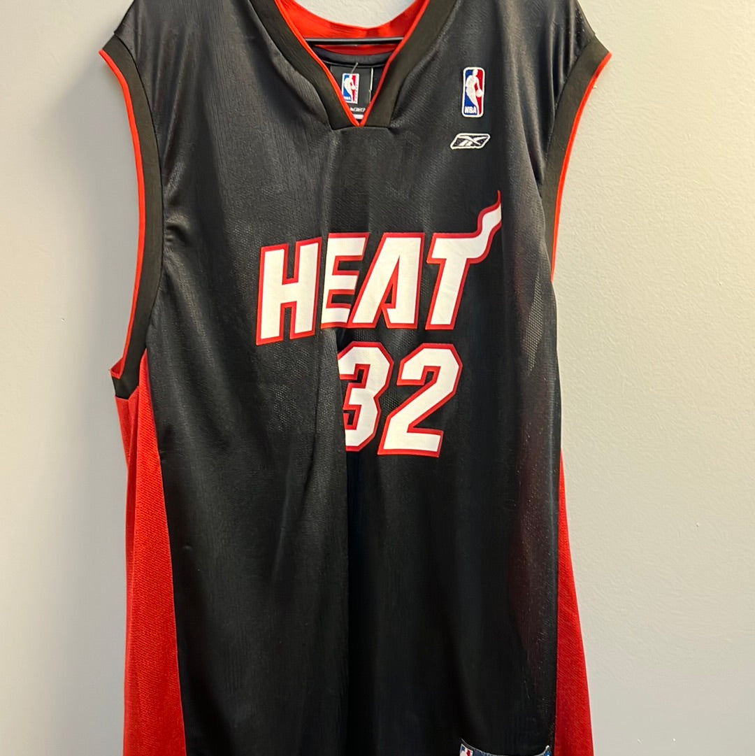 Reebok Men's Vintage Basketball Jersey Featuring The Miami Heat's Shaquille  O'Neal In Black