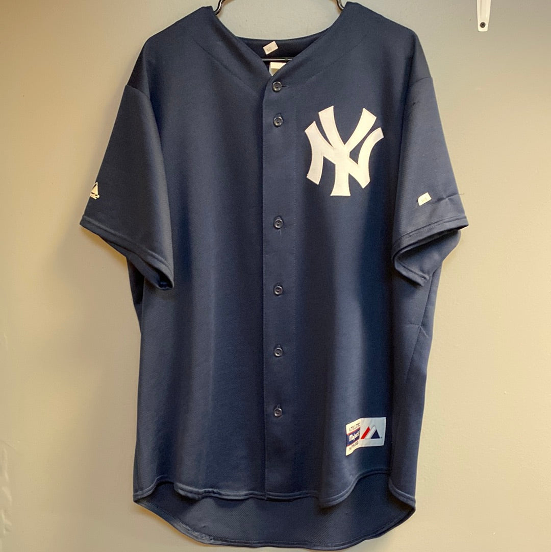 Vintage Majestic New York Yankees Jersey Spellout Stitched Sized  Medium/Large