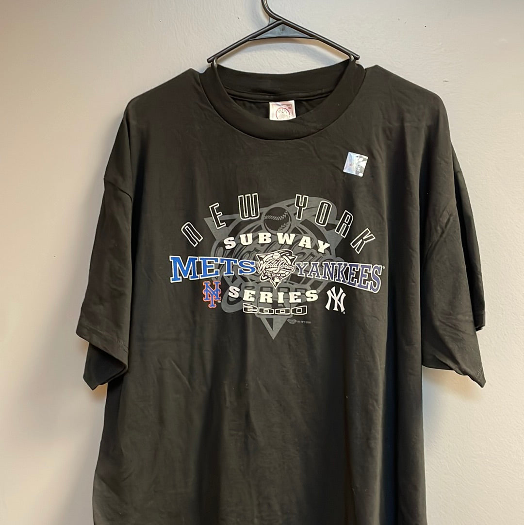 VINTAGE NY YANKEES SUBWAY SERIES DELTA TAG TEE - Primetime