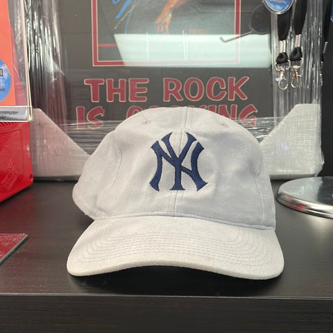 Vintage Genuine Merchandise NY Yankees Velcro Hat