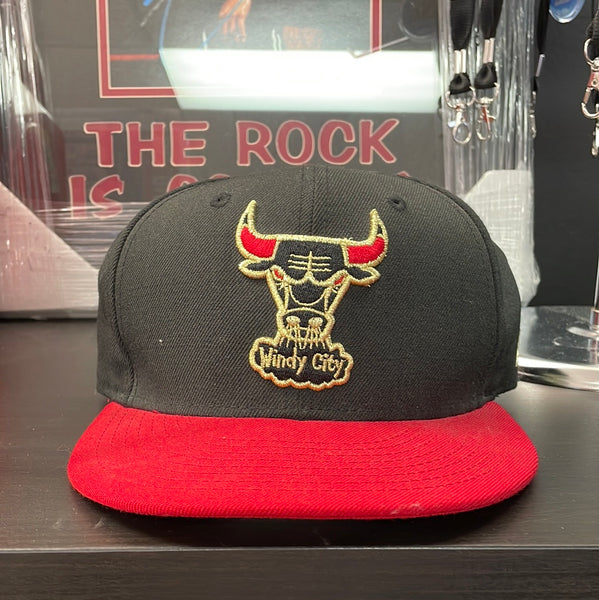 RARE Chicago Blackhawks "Rocky" Owner NEW ERA Snapback Hat Grey  Black ONE SIZE
