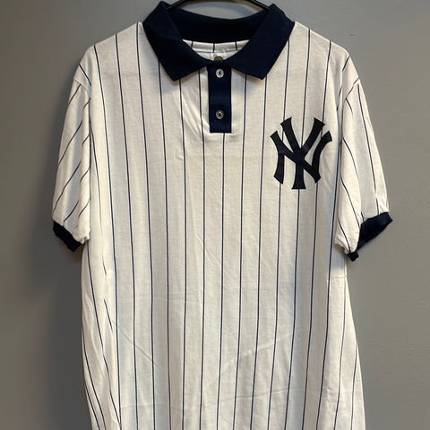 Medallion Vintage Yankees T Shirt